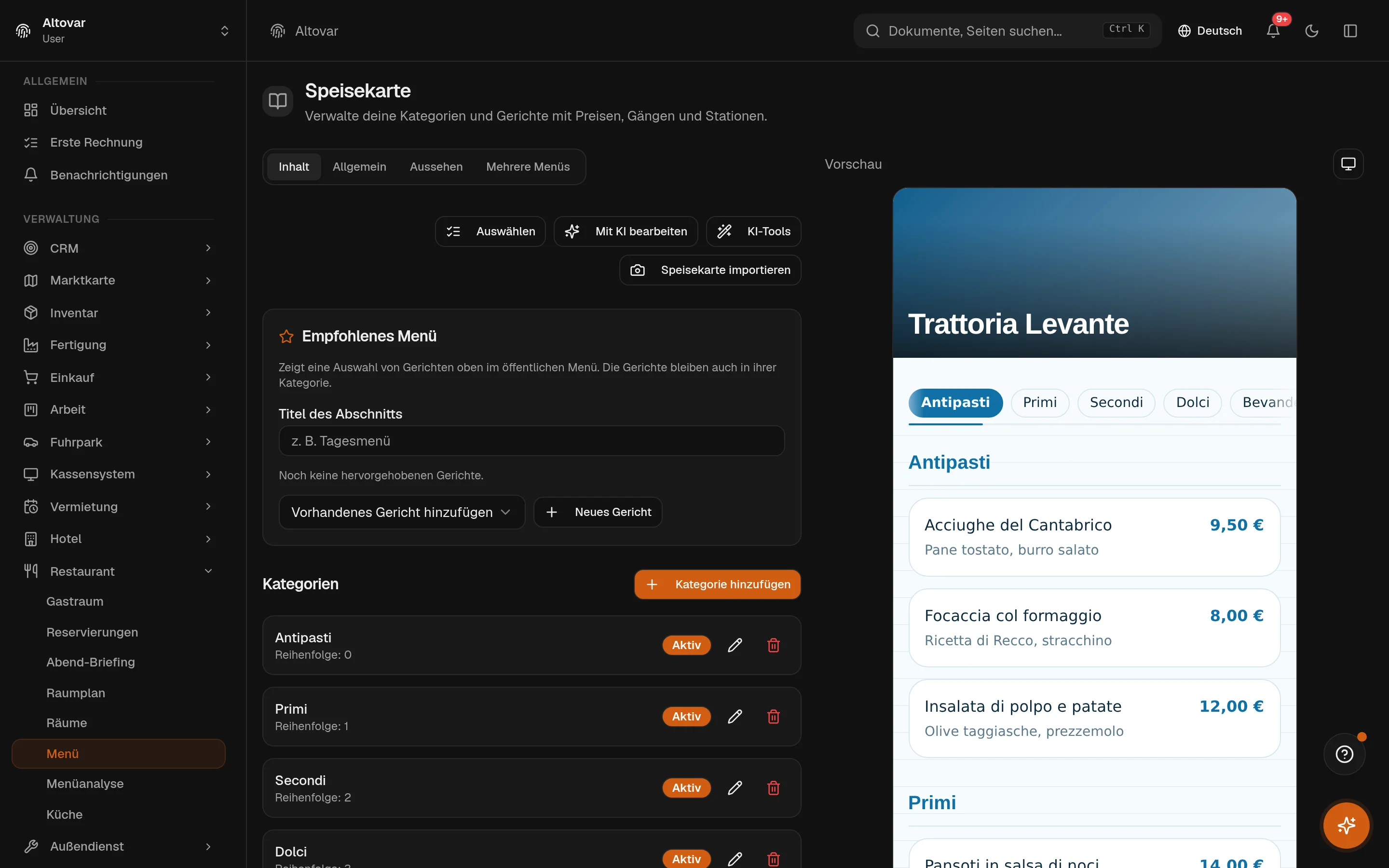 Der Speisekarten-Editor von Equinox: die Kategorien einer Demo-Trattoria mit ihrem Status links, die Live-Vorschau der öffentlichen Speisekarte mit Gerichten und Preisen rechts.