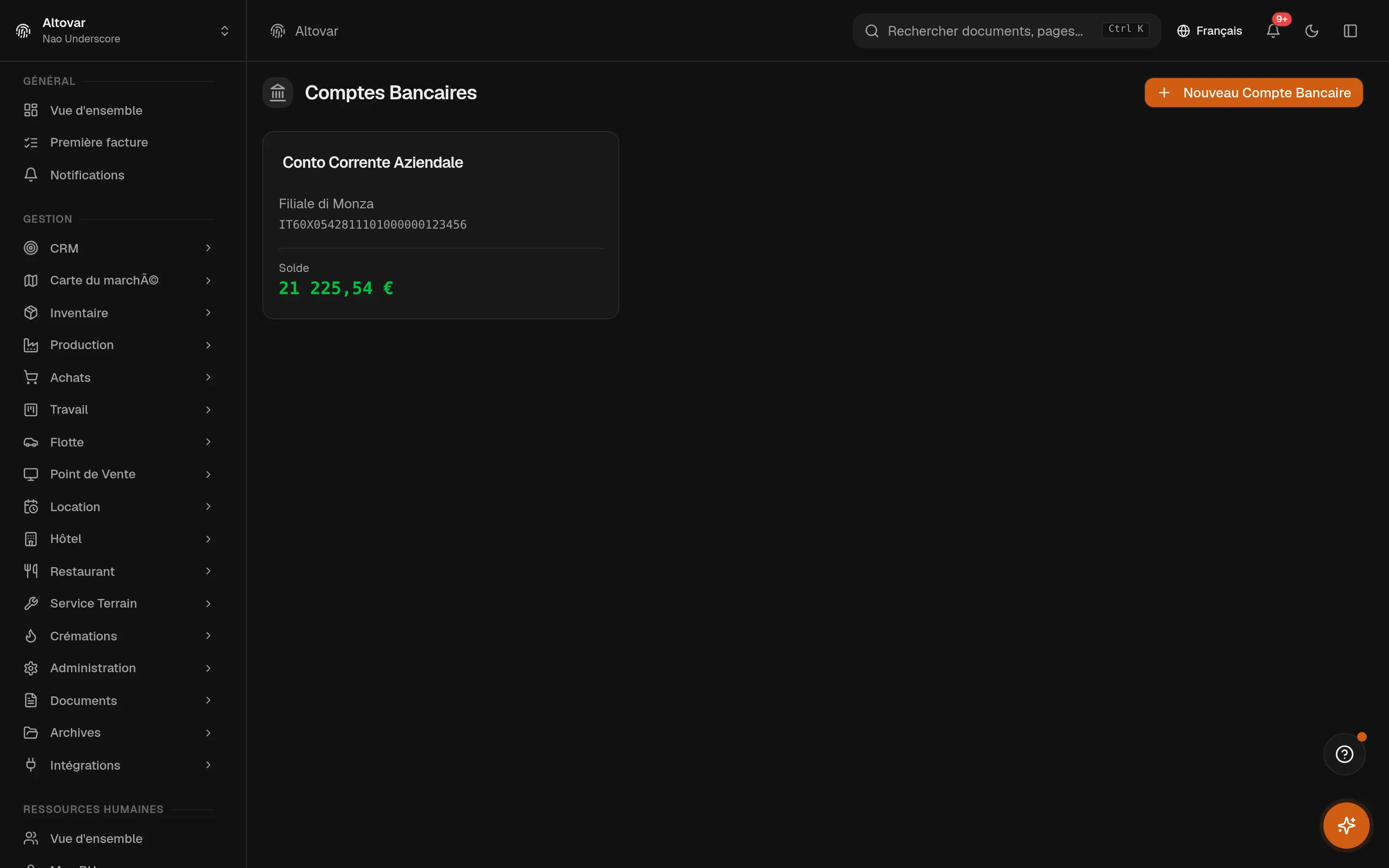 La page des comptes bancaires d’Equinox : la carte d’un compte courant d’entreprise avec son IBAN et son solde courant, sur le thème sombre.