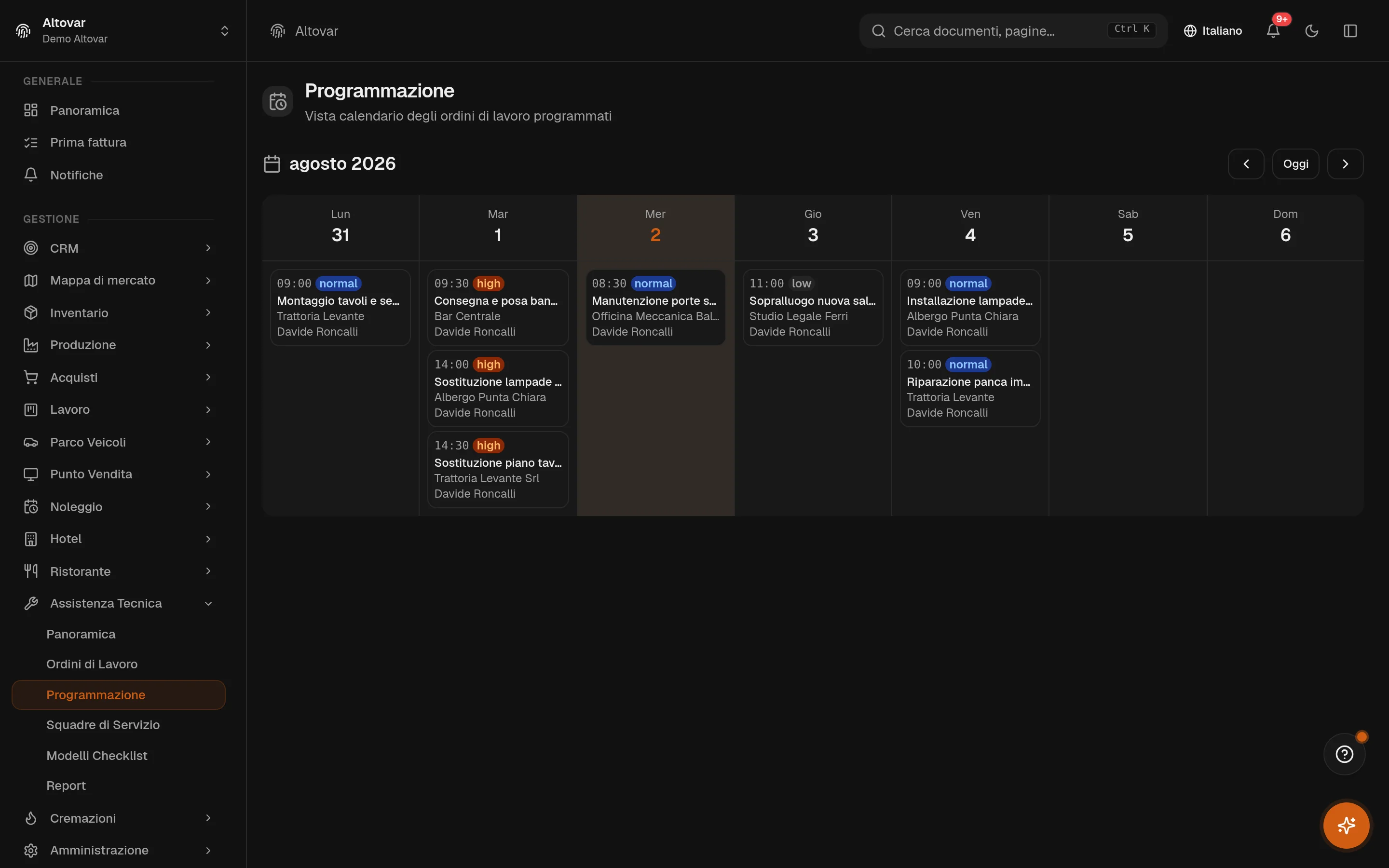 La programmazione assistenza tecnica di Equinox: una settimana in sette colonne con gli ordini di lavoro programmati di un’azienda demo, ognuno con orario, priorità, cliente e tecnico.